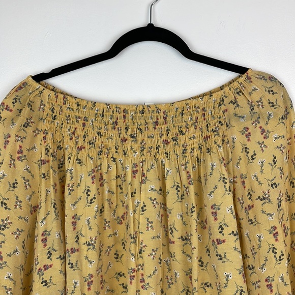 Women’s Zac & Rachel Blouse Size 2X Color Yellow with Floral Print - Picture 3 of 10